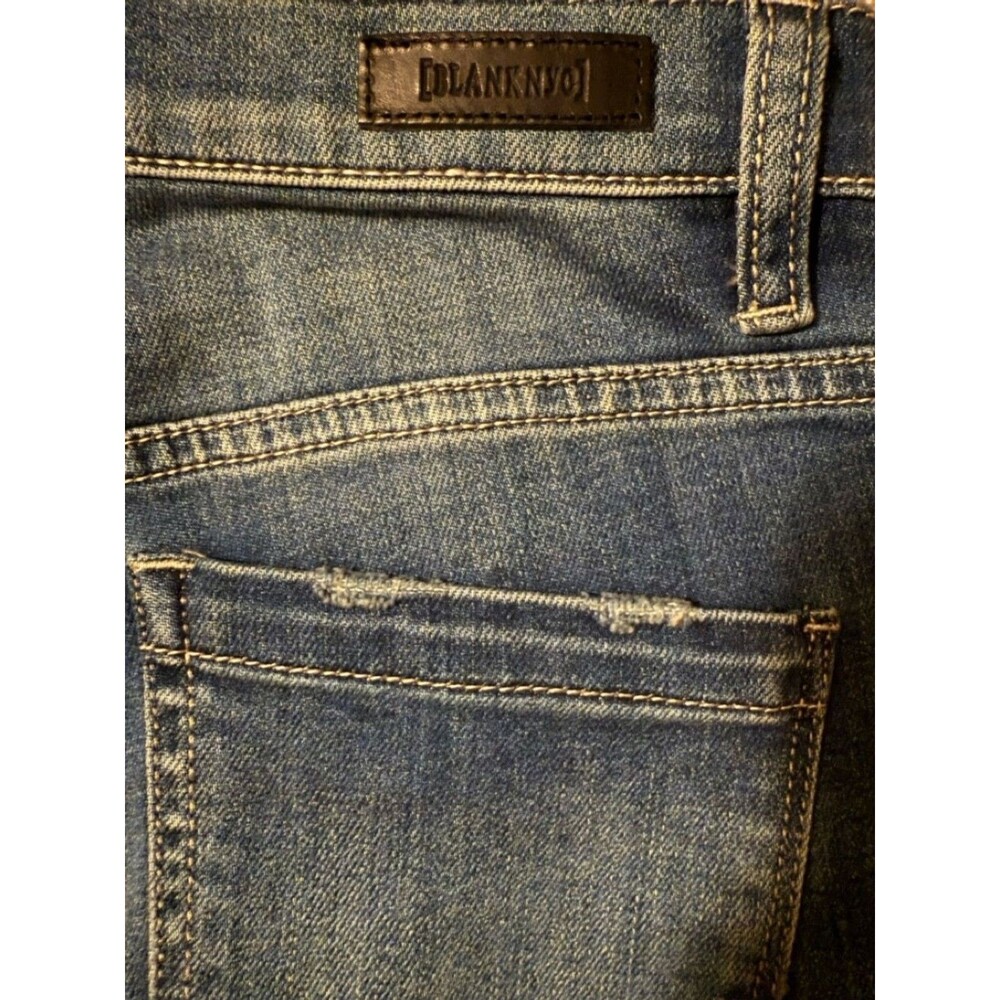 BLANKNYC The Micro Straight Leg Crop Jeans Happy Dust Distressed Womens 26 NWT - Picture 10 of 12